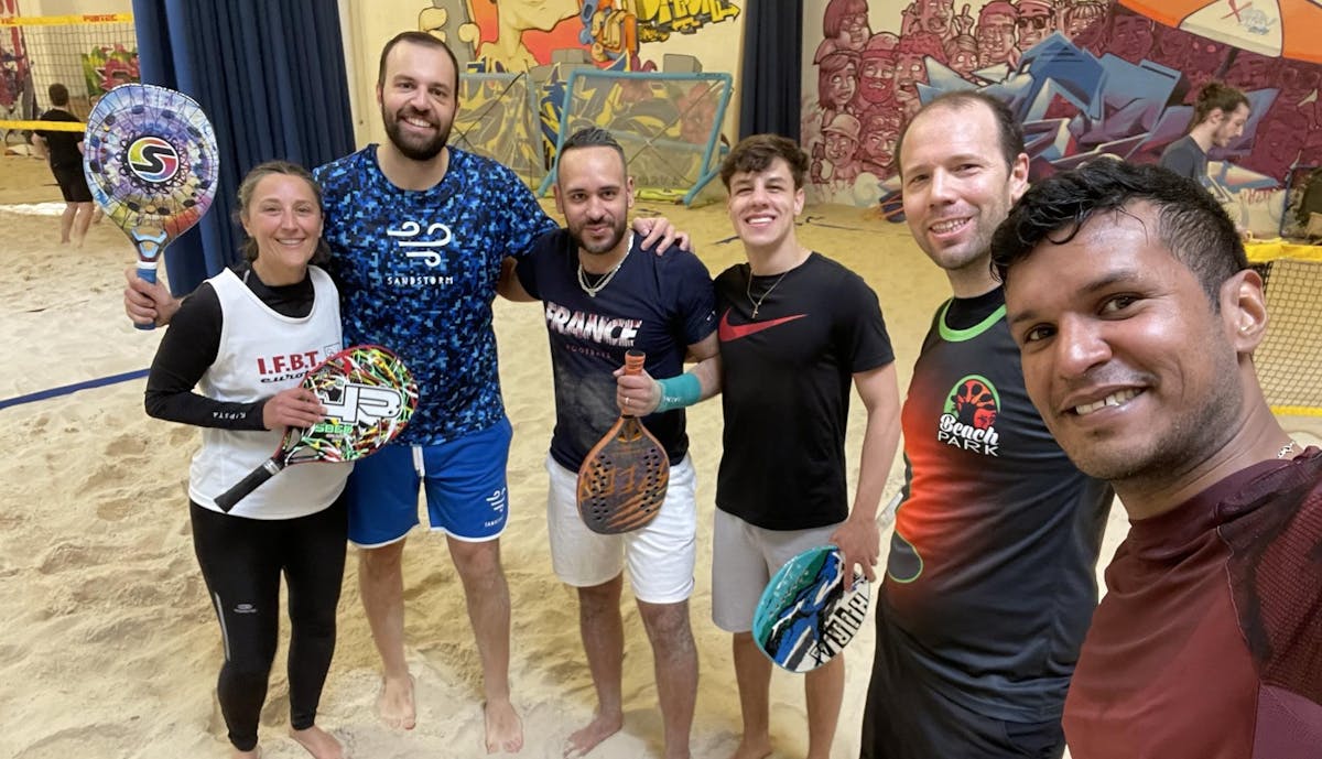 Jouer au beach tennis toute l’année à Paris (ou presque), c’est possible ! | Fédération française de tennis