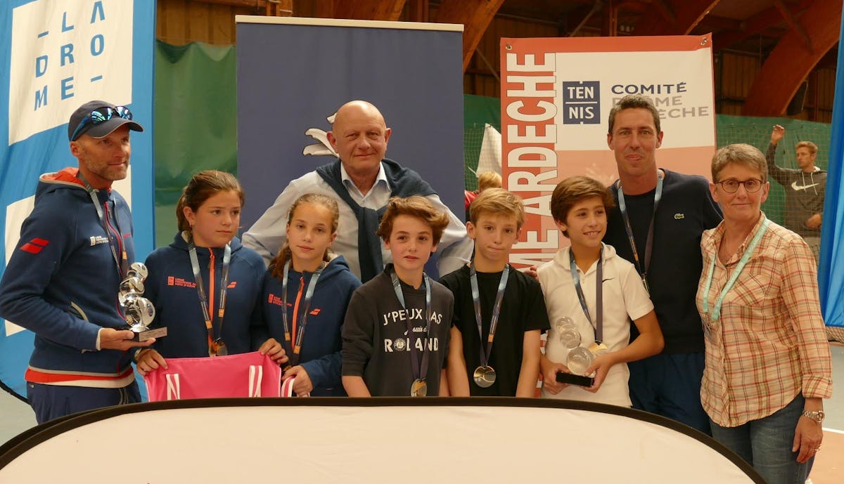 Interclubs 11/12 ans : le titre pour Set Club et Villa Primrose | Fédération française de tennis