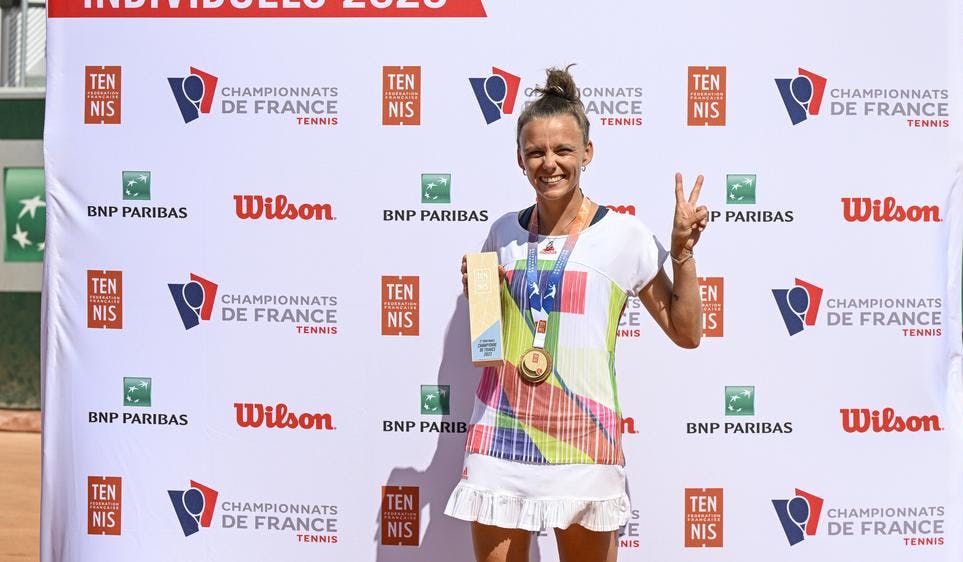 3e série dames : Logut, une "footeuse" aussi championne de tennis | Fédération française de tennis