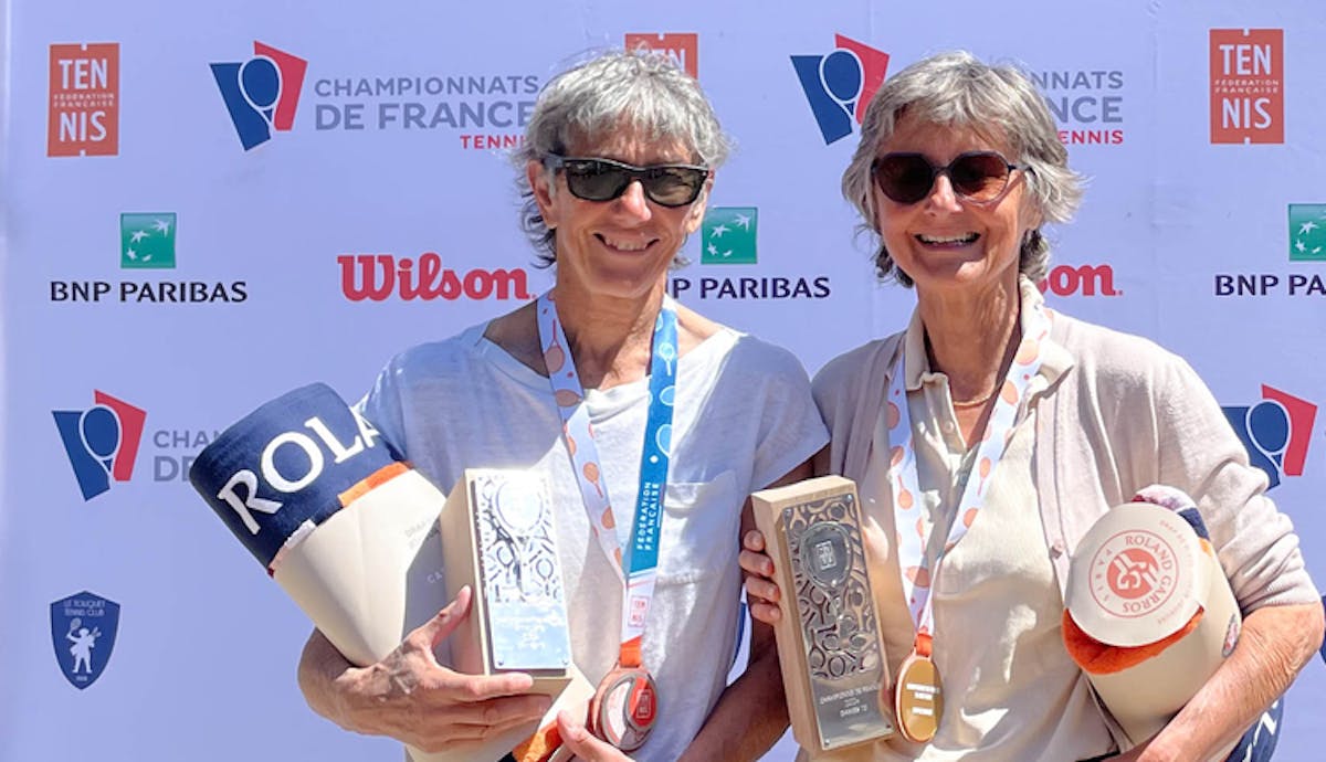 Caroline Glaszmann et Sylvie Giraud, la championne et la finaliste de l'édition 2024 des championnats de France 70 ans, dames.