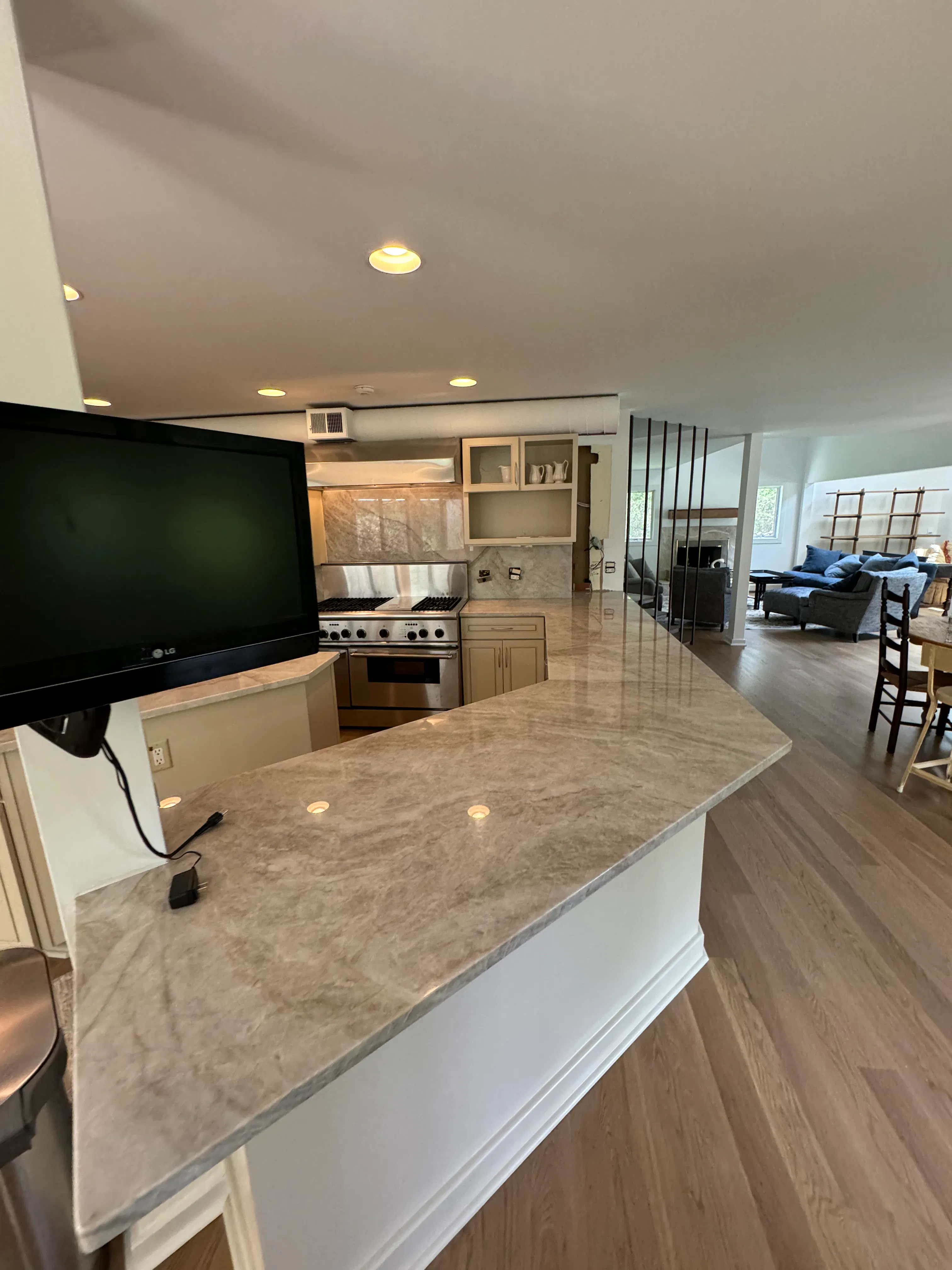 Kitchens — 12
