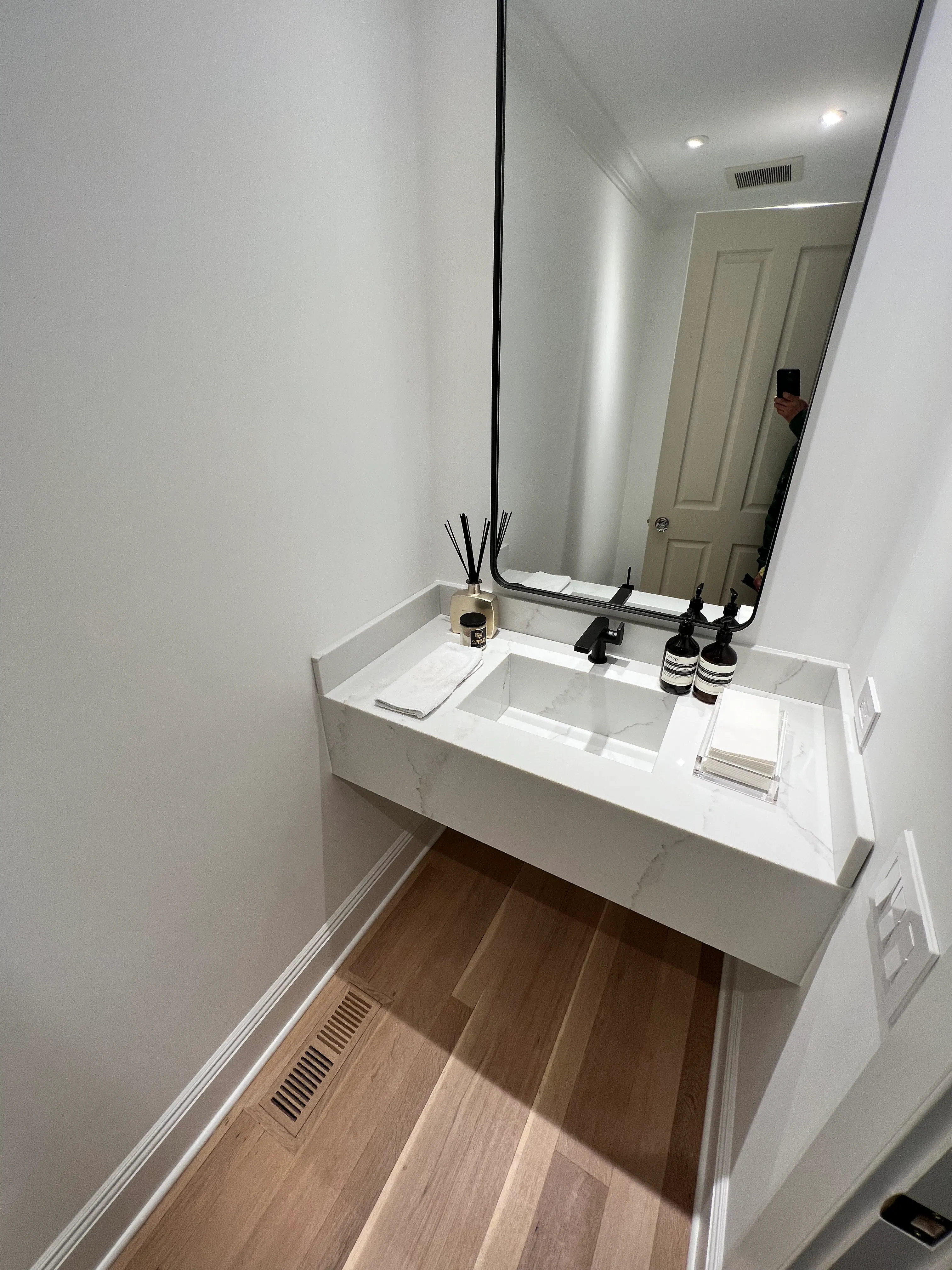 Vanity Tops — 21