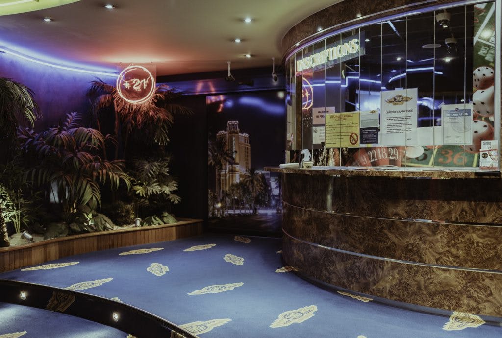 Overzicht op de speelhal en de receptie van het Family Game Center van Mons