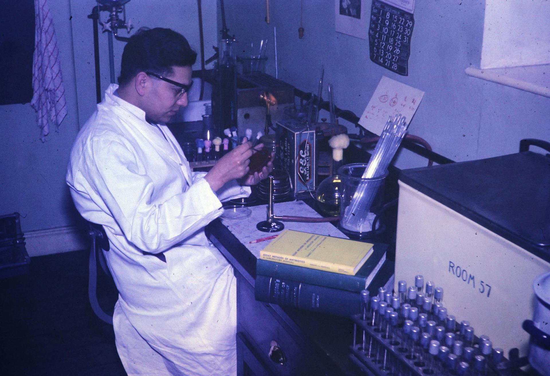 Sehgal in his lab at the National Research Council of Canada, Ottawa, circa 1959. Credit: Courtesy Sehgal Family