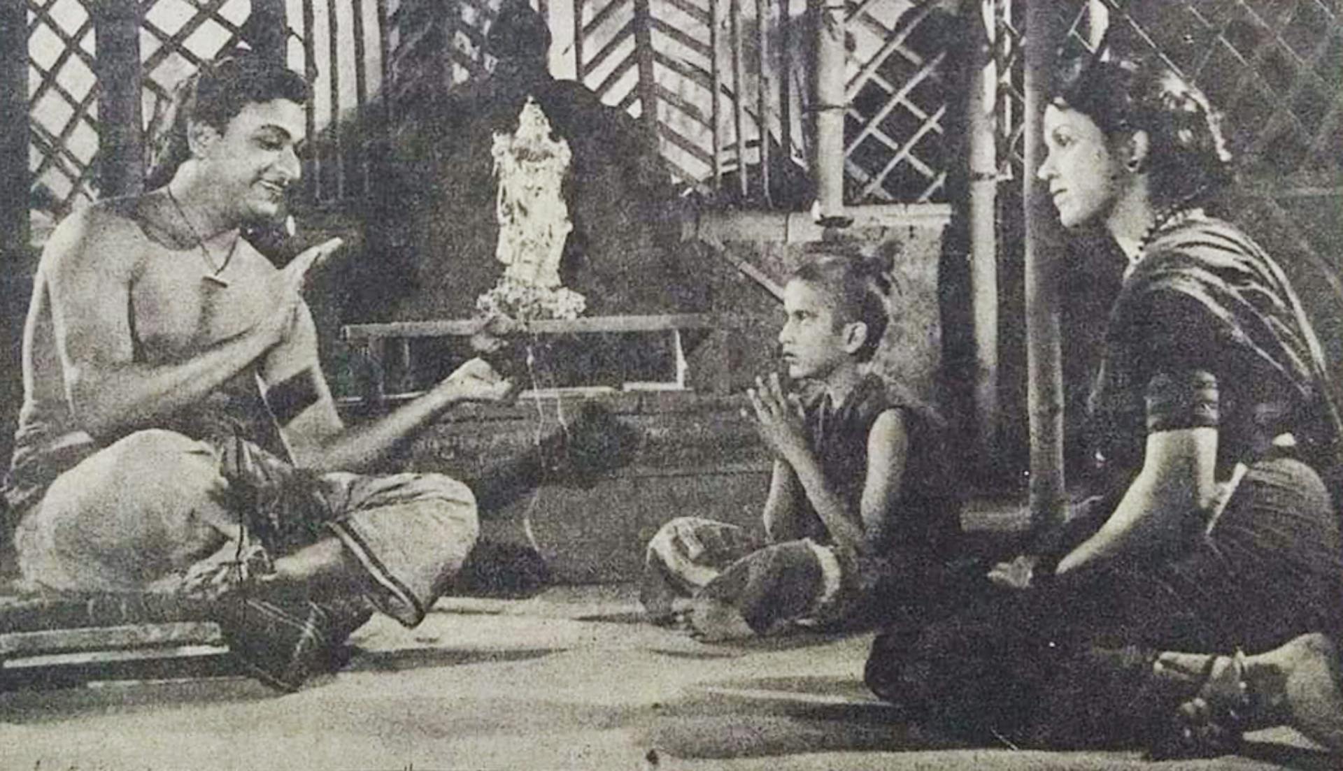 A still from the film Bhakta Cheta (1961) starring Dr. Rajkumar, Pratima Devi and S.V. Rajendra Singh (the child actor here). Photograph by MRK Murthy