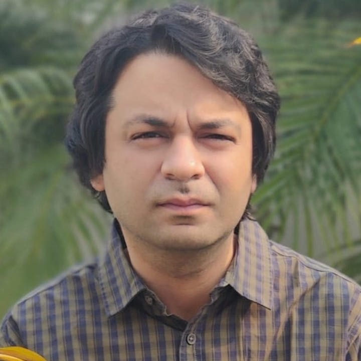 Akhil Sood - Author, FiftyTwo.in