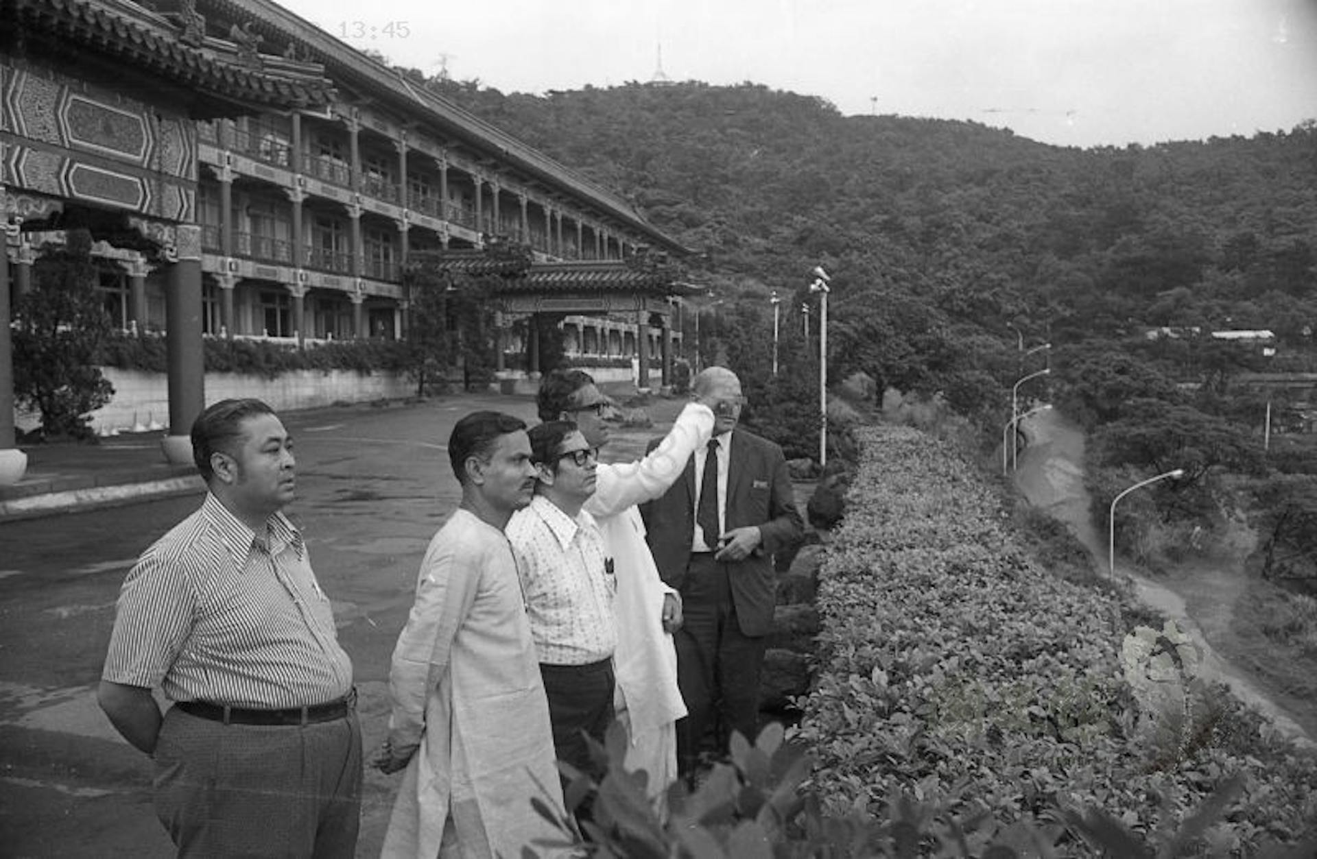 Samar Guha with the inquiry party at the crematorium, July 1973. Credit: Academia Historica