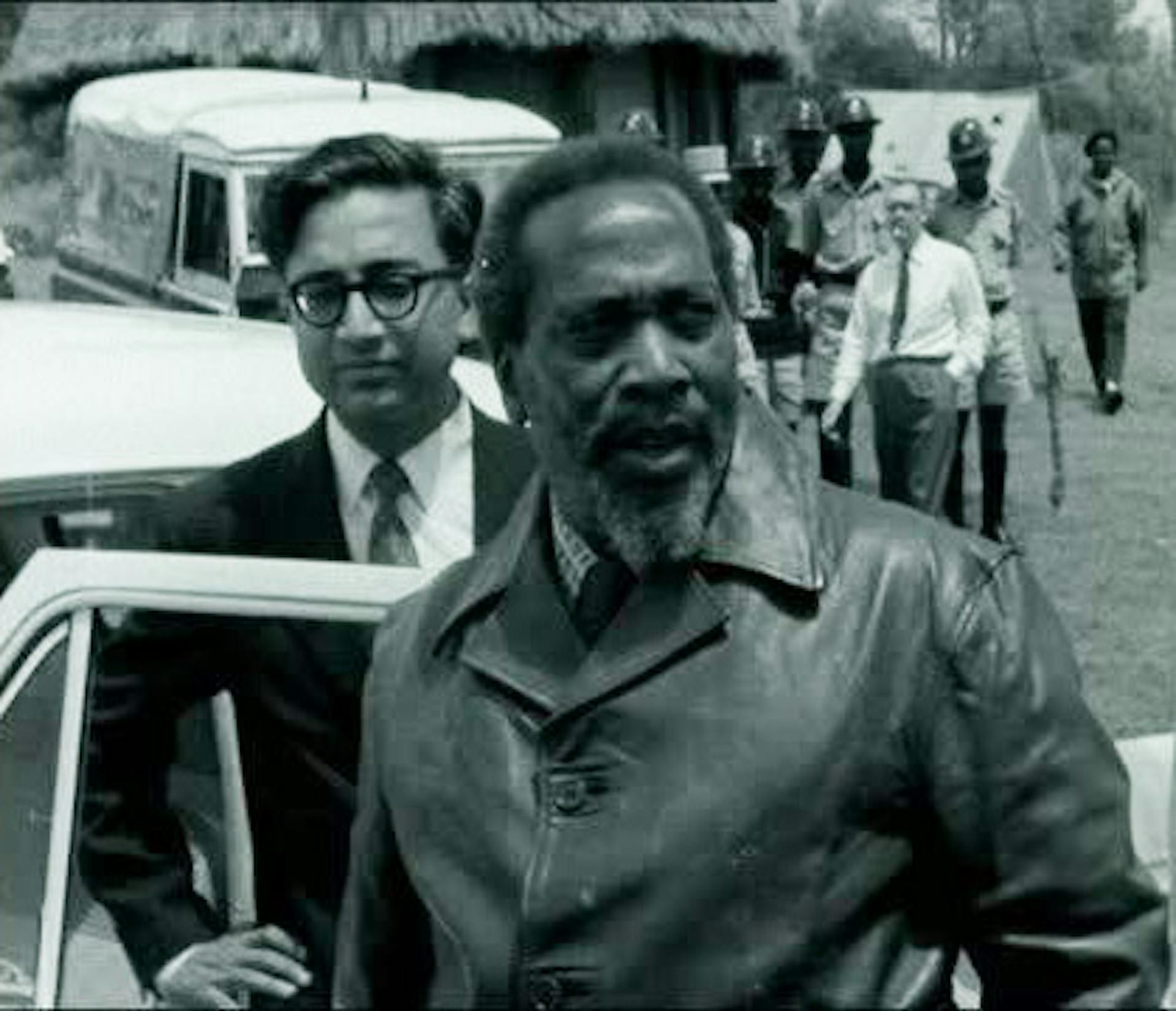 Kenyatta and Kapila in Maralal on the day of the press meet in April 1961. Courtesy: Suman Mahan’s collection.