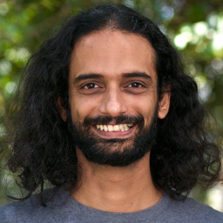 Vinay Aravind - Author, FiftyTwo.in