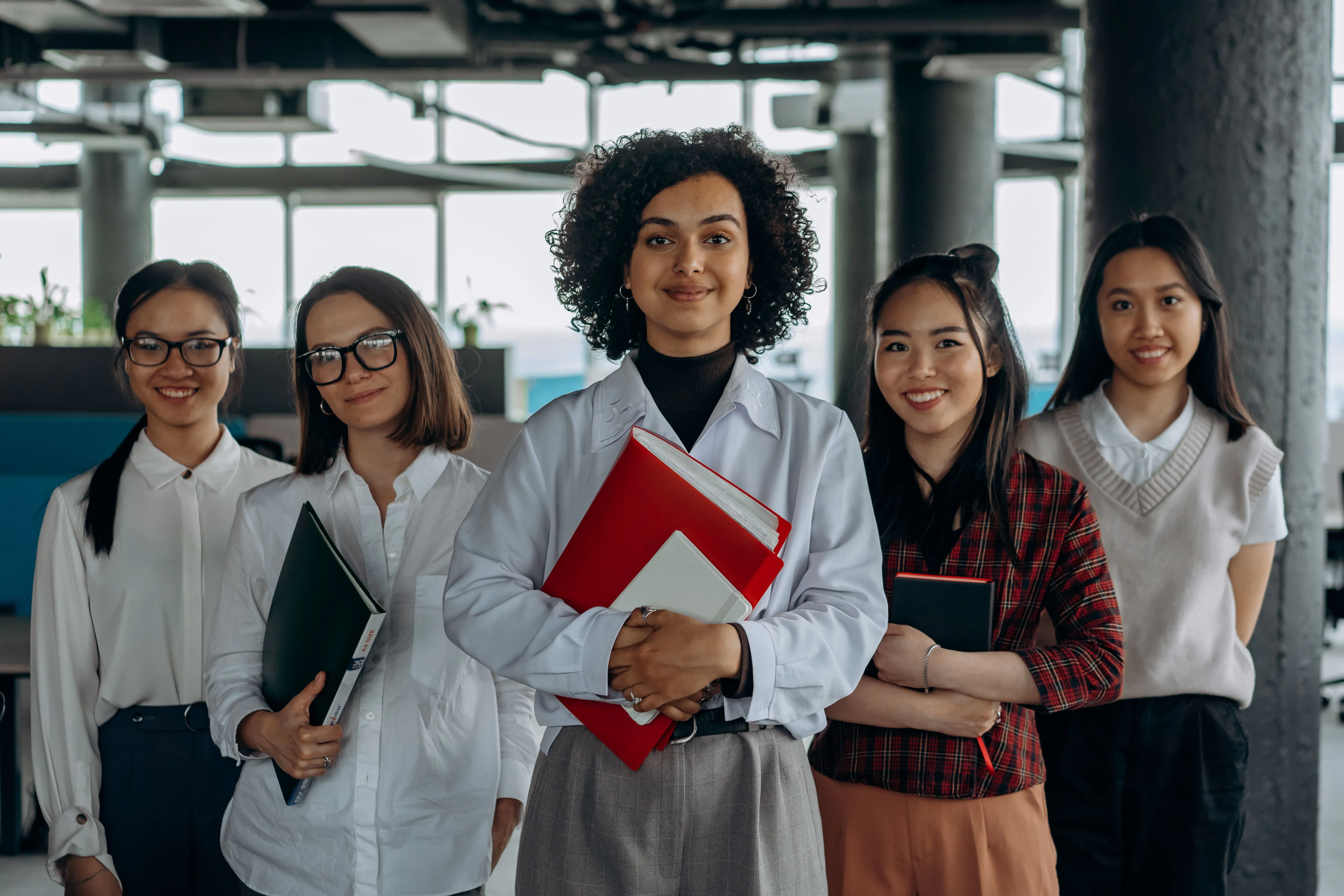 grupo de estudantes femininas