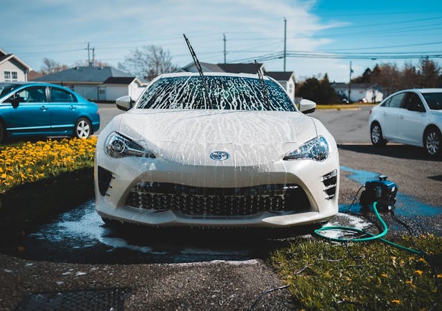 How to clean your car without making it streaky | findandfundmycar