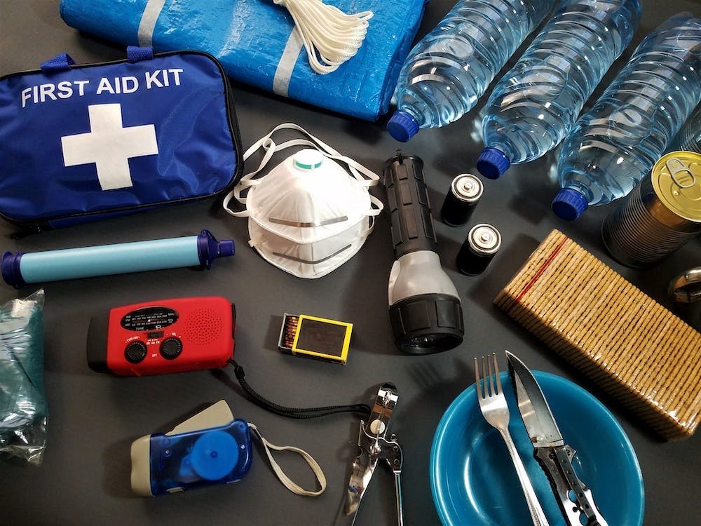 stay prepared: how to create a car emergency kit