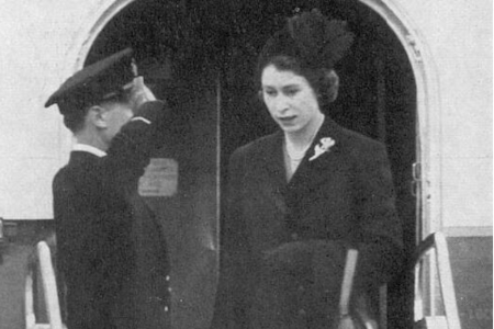 queen elizabeth arrives in britain after her trip to kenya in 1952
