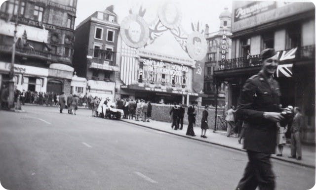 American soliders in London on VE Day, 1945