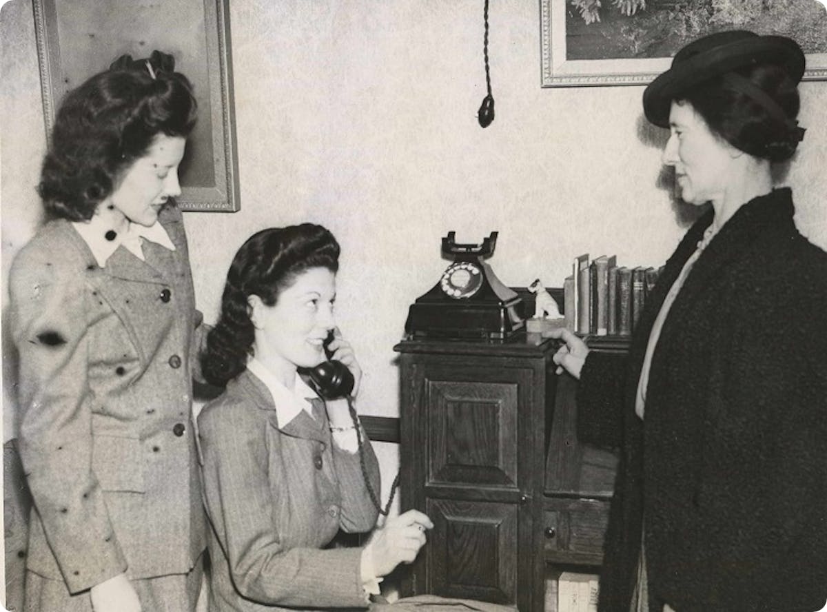 Telephone weddings during WW2