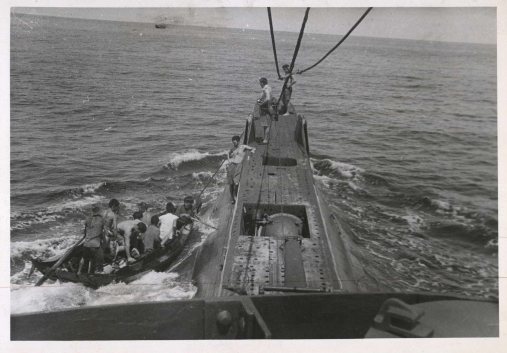 Lieutenant R.F.N Strouts, seaman R.F MacKay and crew of the Royal Naval Volunteer Reserve, found in our Photo Collection, undated.