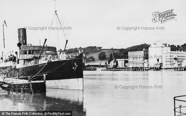 Waterford Quay, photographed in 1939, Francis Frith Collection.