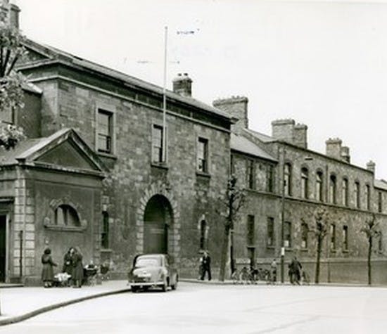 irish-workhouses-header