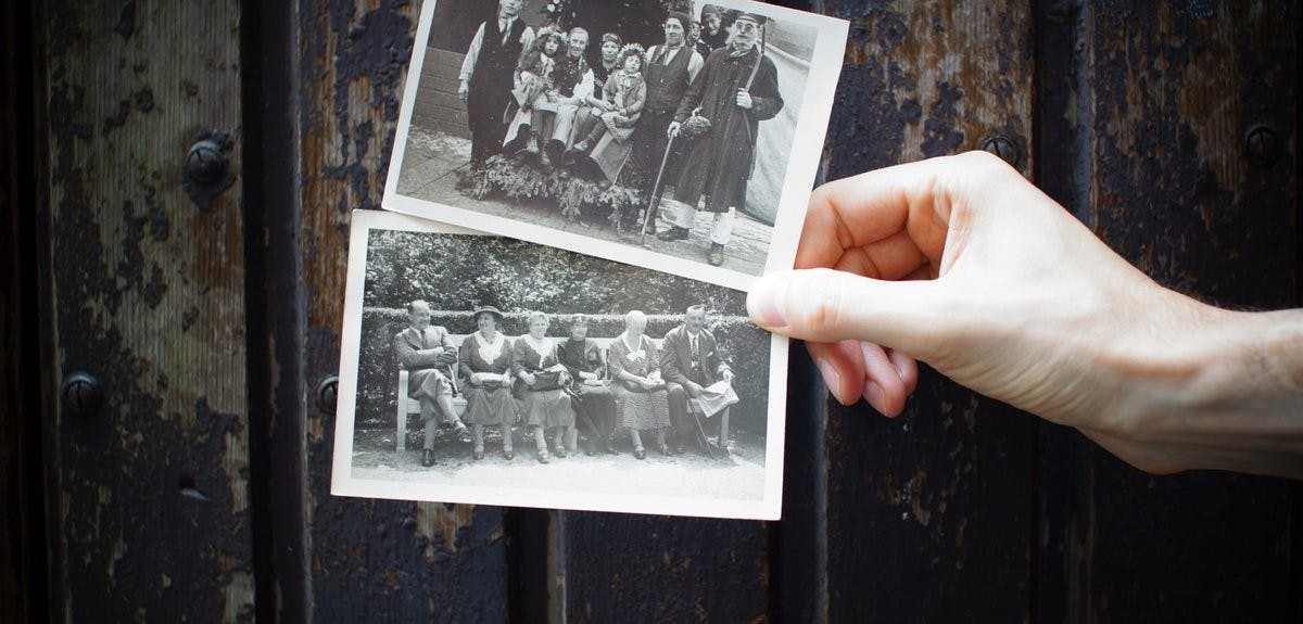 working-with-family-photographs-header