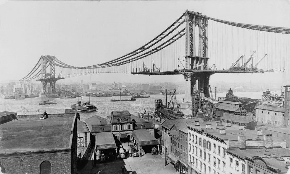 The construction of the Manhattan bridge between 1901 and 1912.