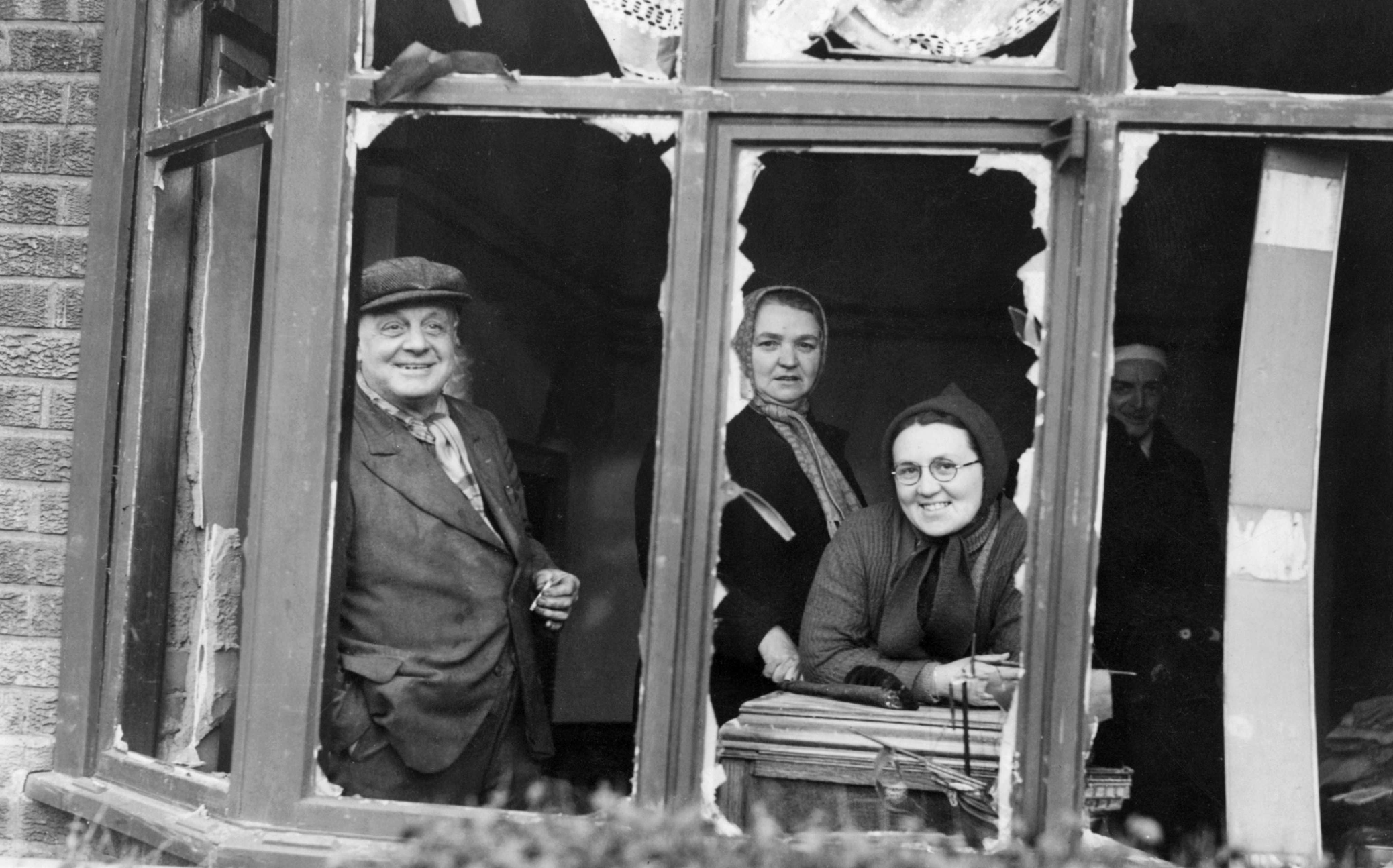 Hull residents, c.1940. 