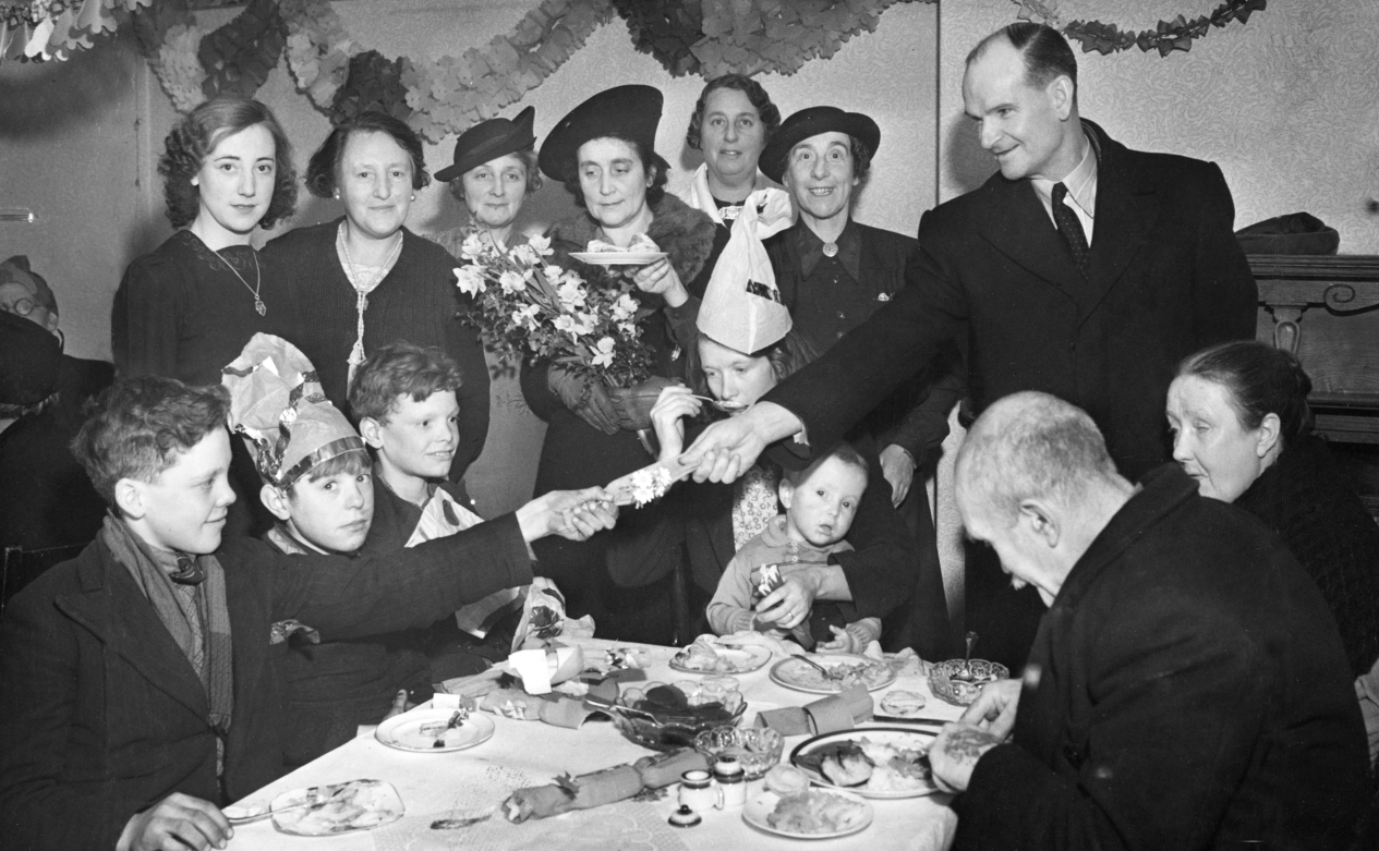WVS Christmas dinner, Liverpool, 1940. 