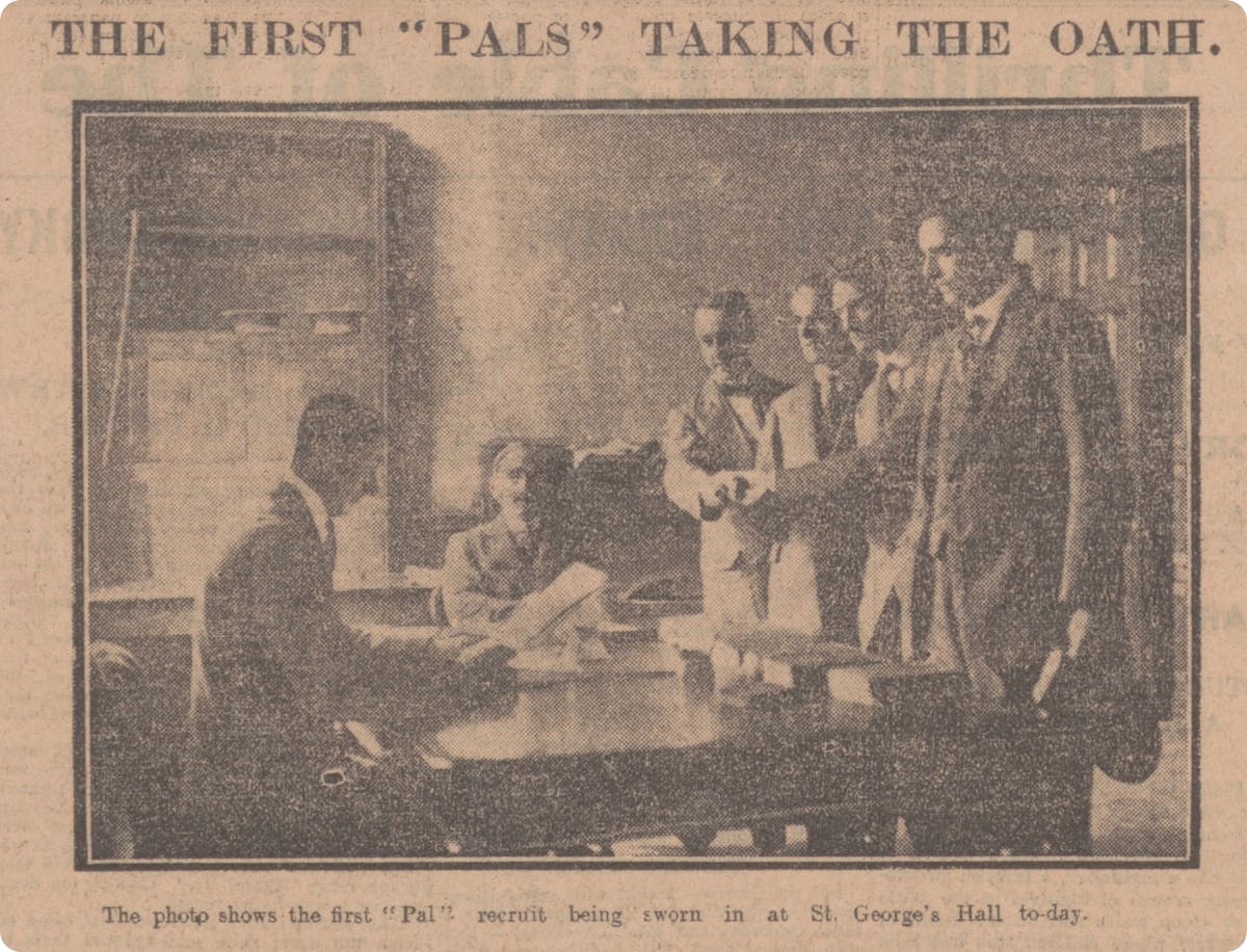 Men enlisting in the First World War