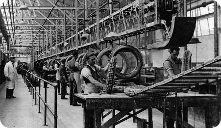 Workers at Fort Dunlop in 1925