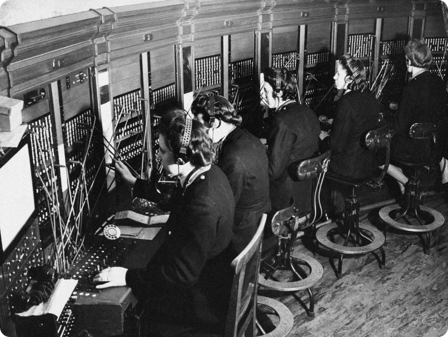Switchboard operators of the London Region Fire Control Room in 1940