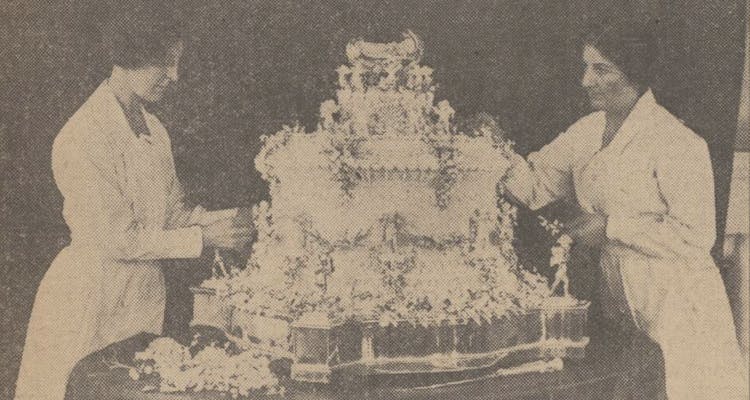 the queen's christening cake