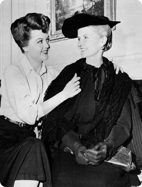 Angela Lansbury and her mother Moyna Macgill in 1951.