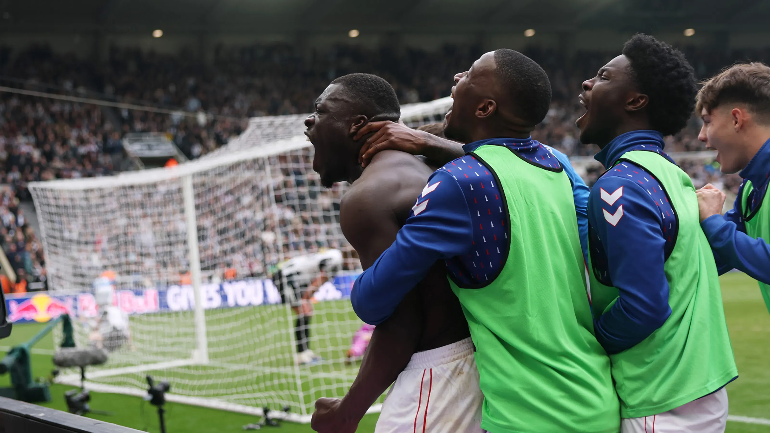 Brian Brobbey celebrates for Sunderland AFC