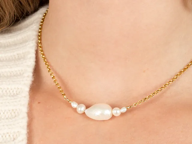 9kt necklaces