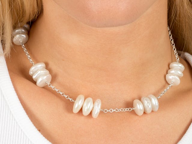 Mixed silver & pearl necklaces
