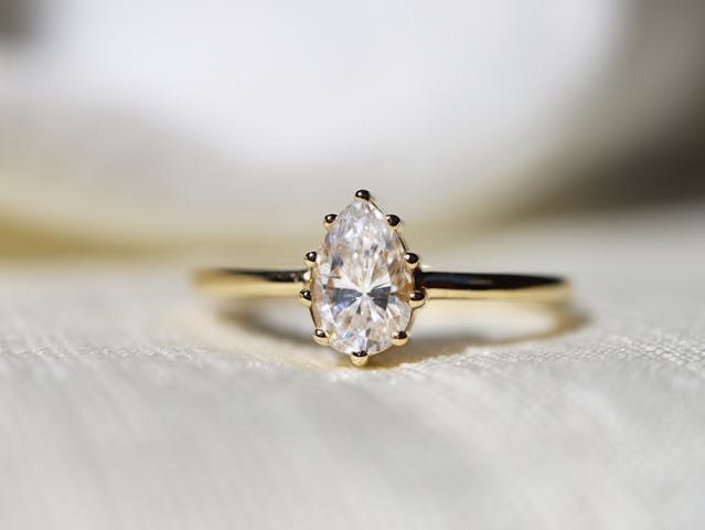 Engagement rings under £4000