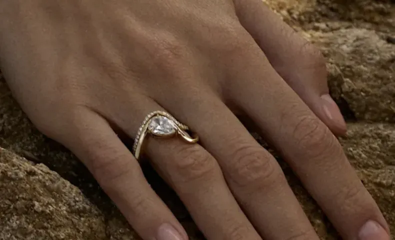 Modern & Sculptural engagement rings