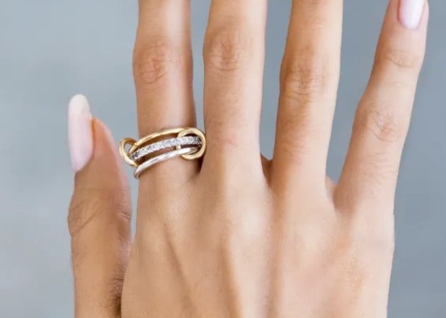 Spinelli Kilcollin rings