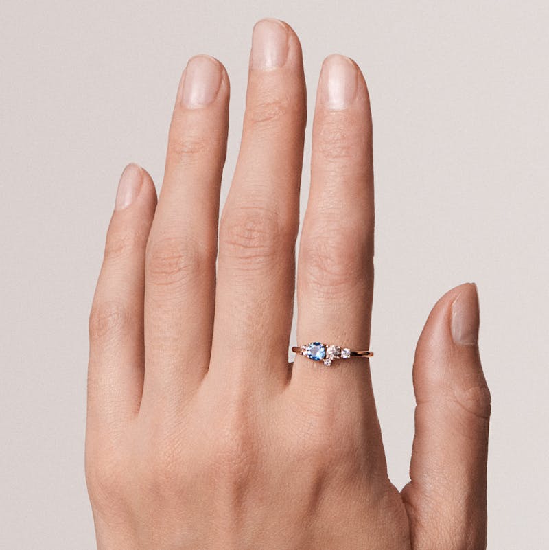 What are the design implications of choosing yellow gold, white gold or platinum for your engagement ring?
