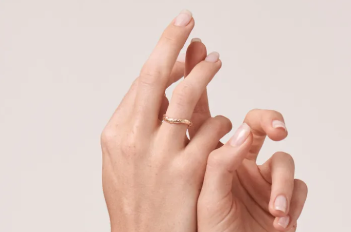 Minimal Gold Rings