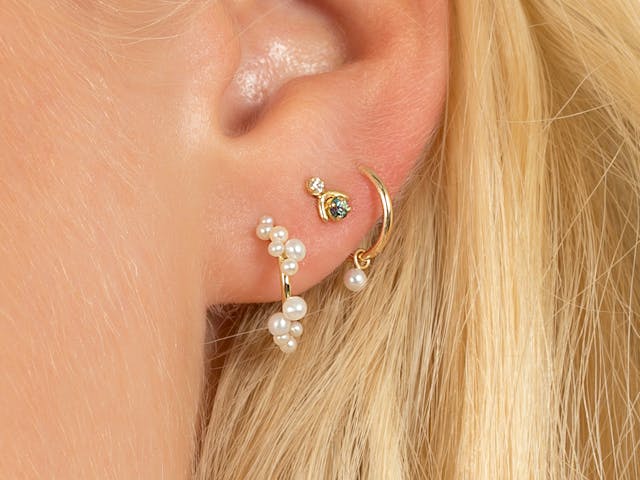 Sweet & delicate pearl huggies