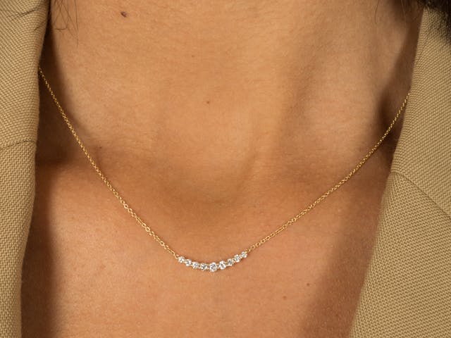 Bright diamond chains