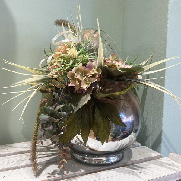 Composizione fiori artificiali con vaso
