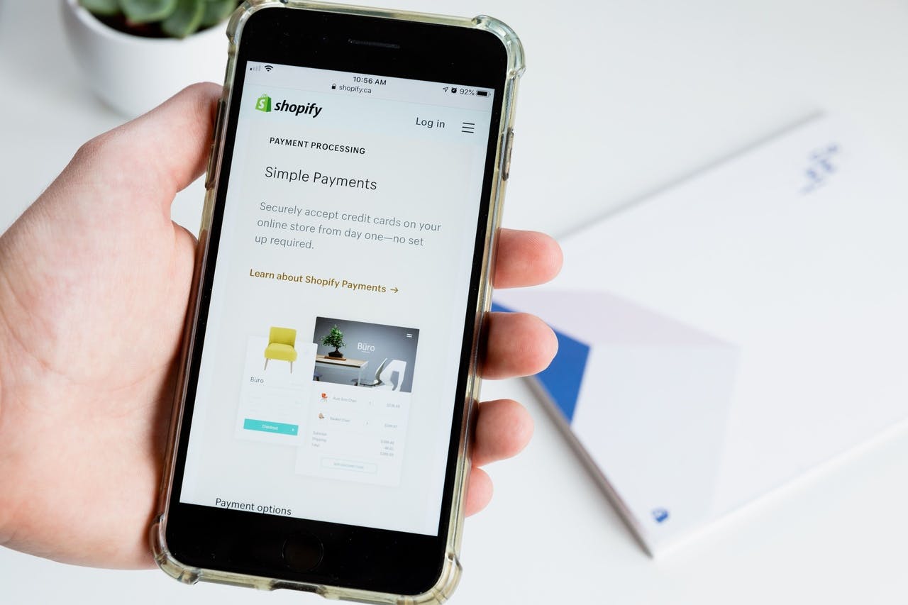 Shopify agency vs. in-house-team - example