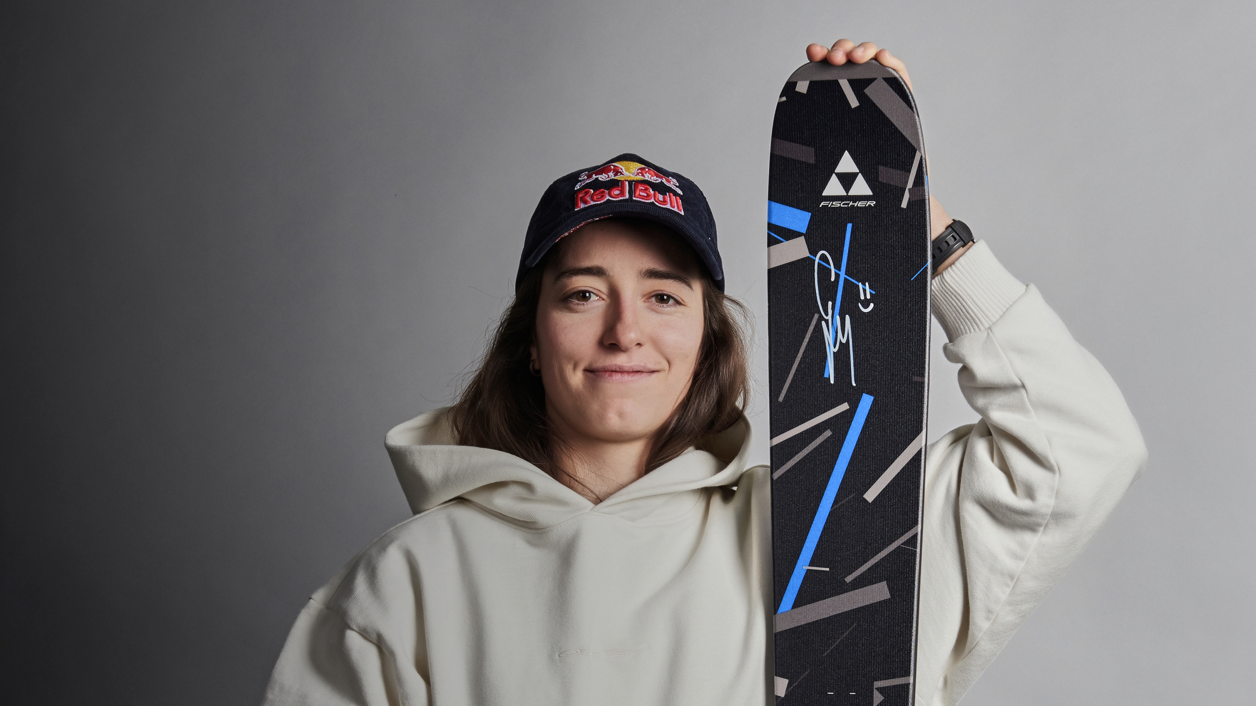 Mathilde Gremaud besucht das Fischer Headquarter in Ried Germany (German)