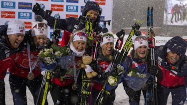 Norwegerinnen gewinnen Biathlon-Staffel in Östersund