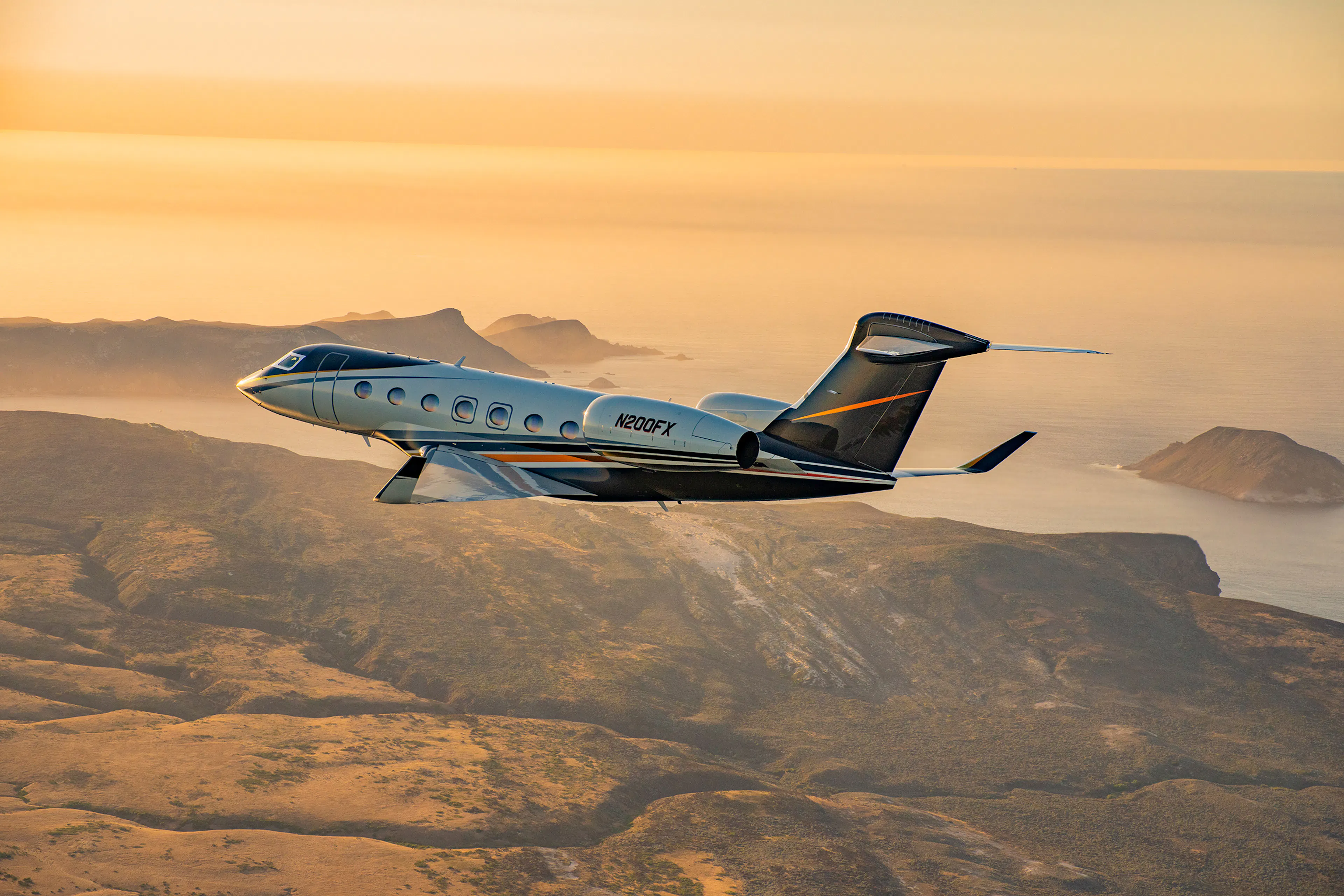 Gulfstream G500 Golden Hour to the left