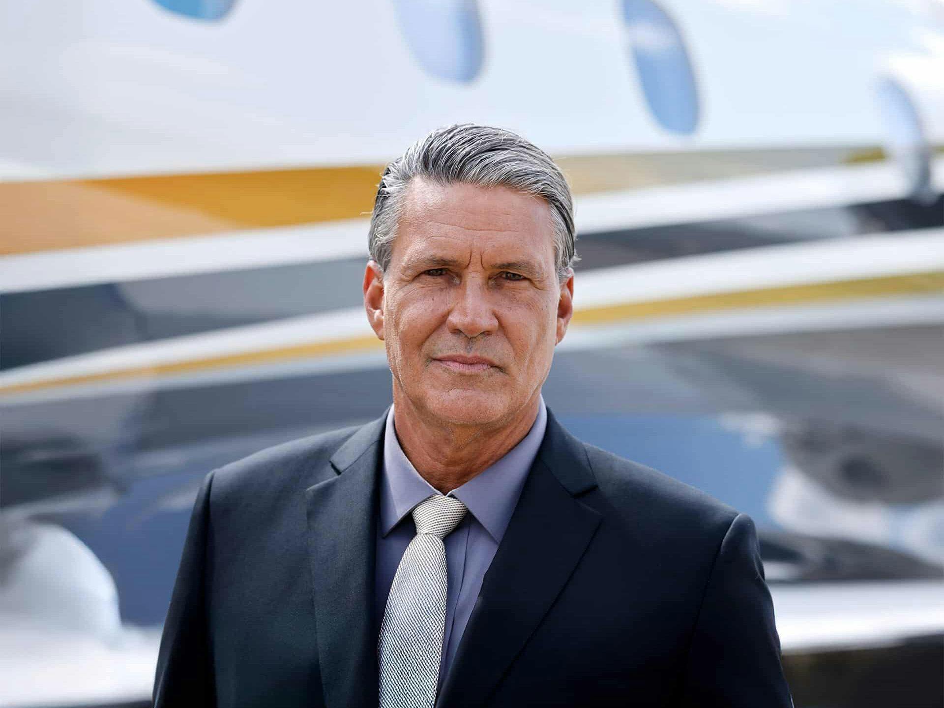 male-pilot-g650-suit