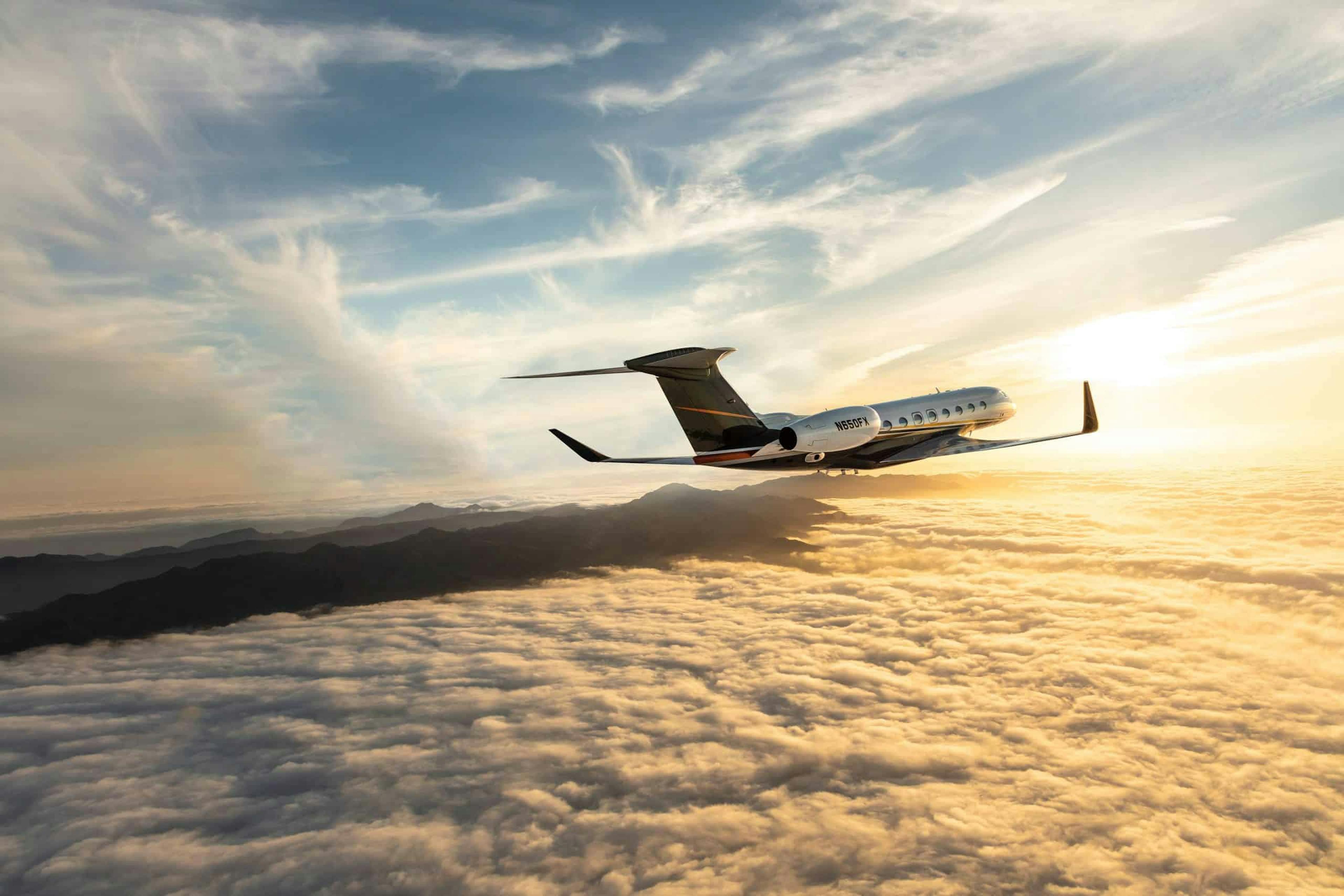 Gulfstream G650 flying sunset