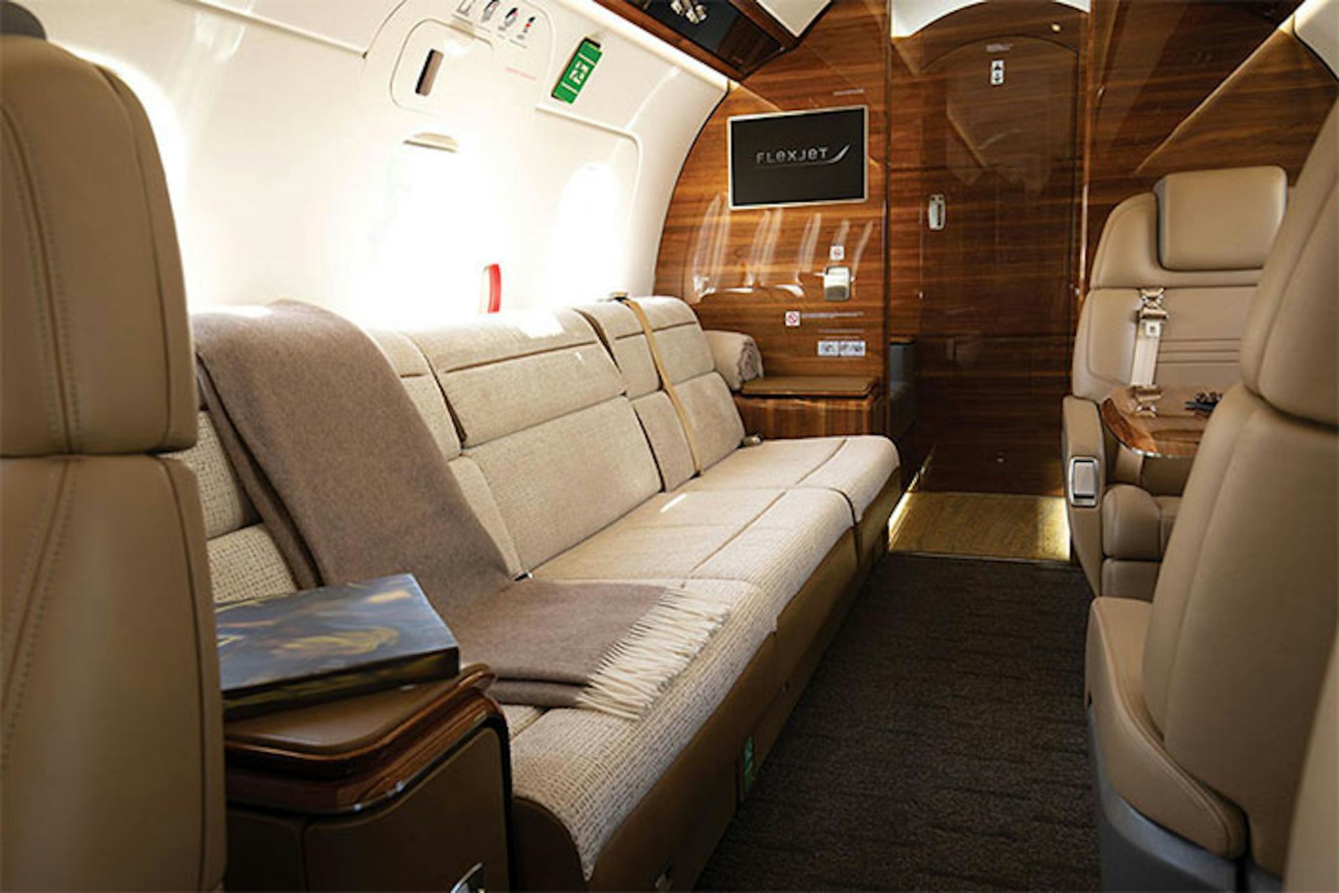 Praetor 600 interior