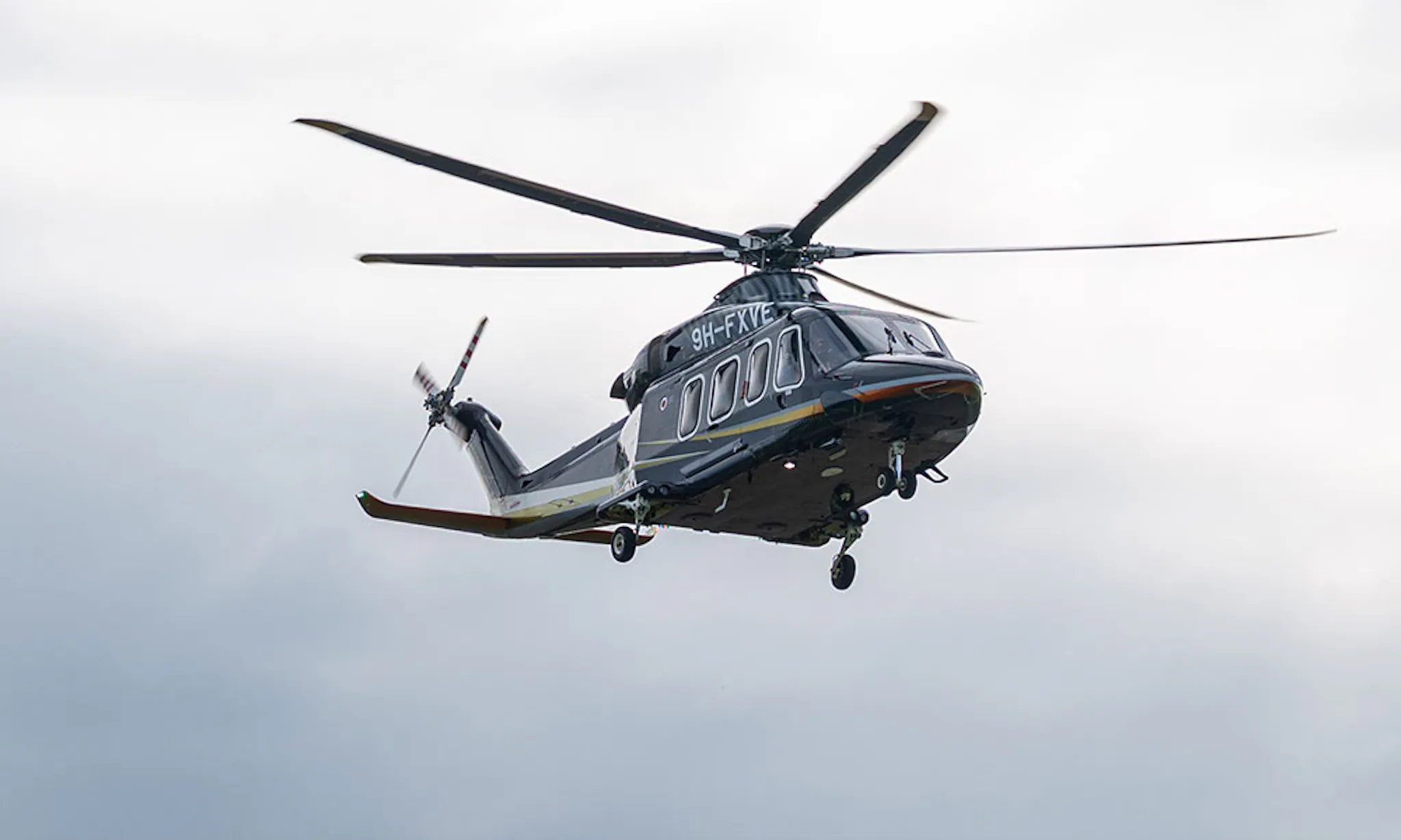 AW-139 landing